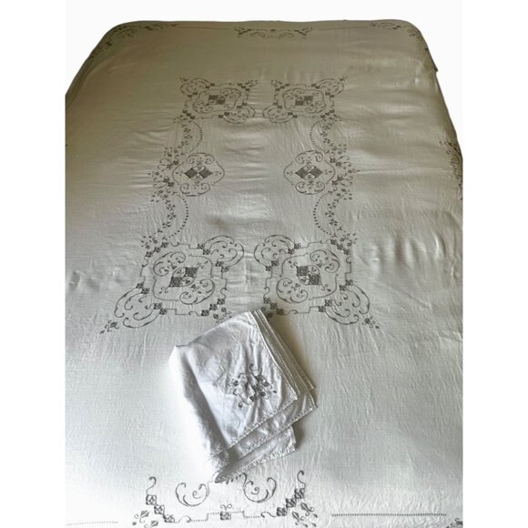 Hand Embroidered Beige Linen Tablecloth & 6 White Napkins Cut Outs - Picture 2 of 16